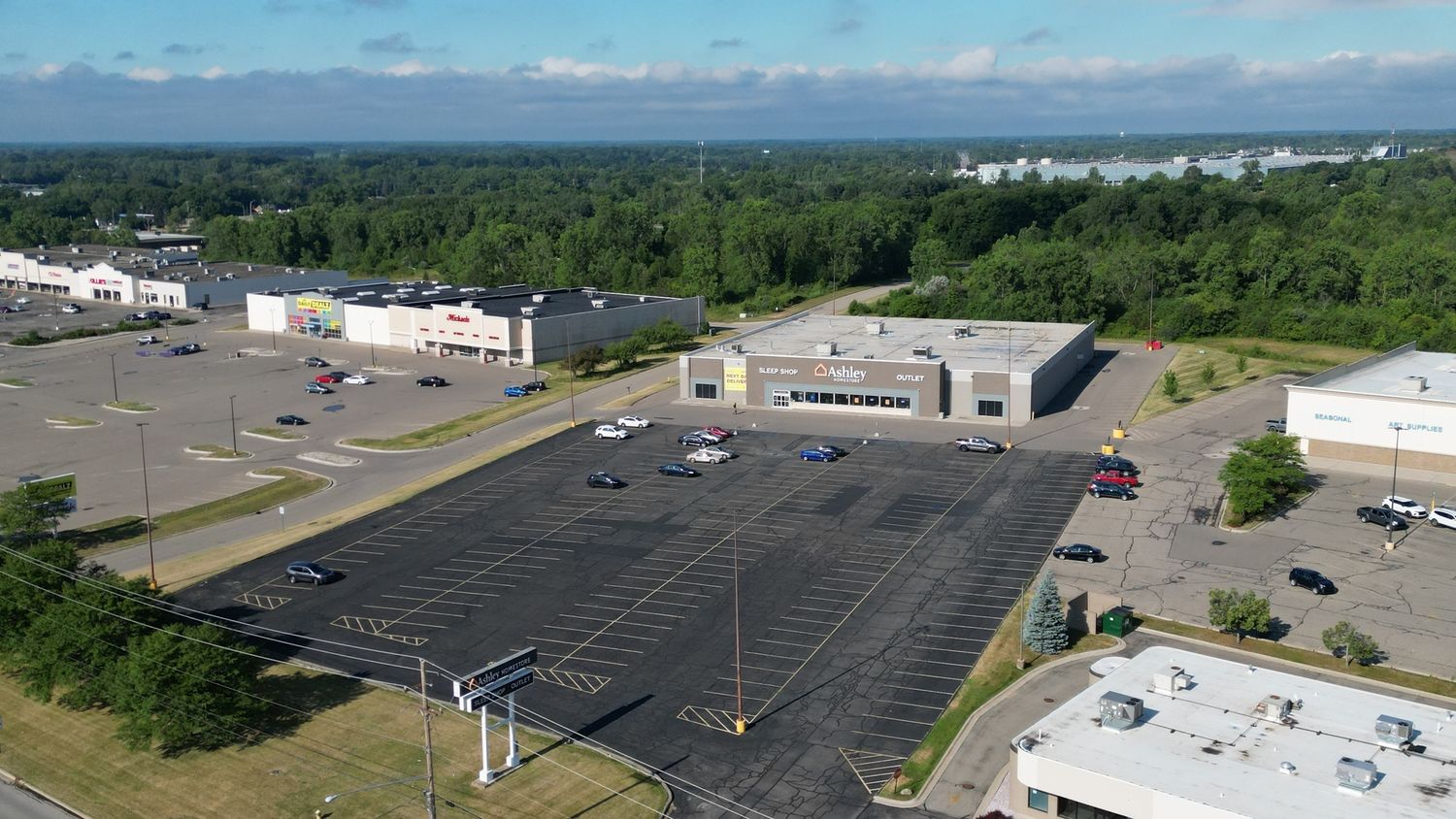 Ashley | Flint, MI: 3250 S Linden Rd, Flint, MI 48507